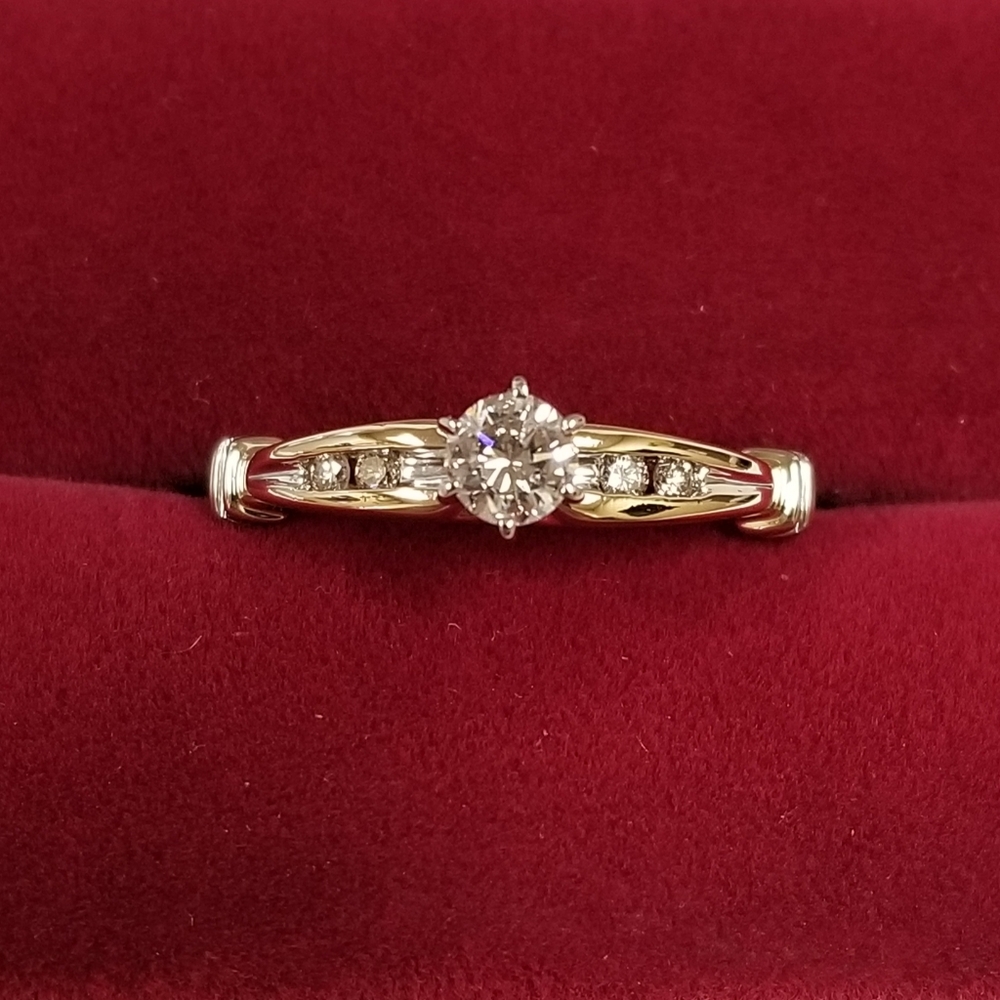14k Yellow Gold Round Diamond Engagement Ring
